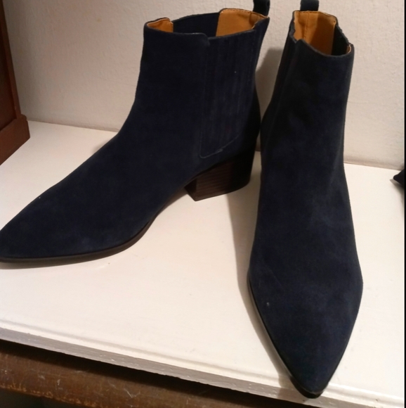 20% off when you bundle with another item - Ellos Blue Suede Shoes - Picture 1 of 3
